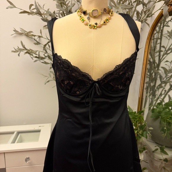 House of CB Adriana Black Satin and Lace Mini Dress - Picture 5 of 5